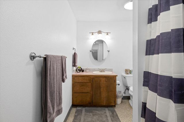 8081 W Evans Creek Road, Rogue River, OR 97537