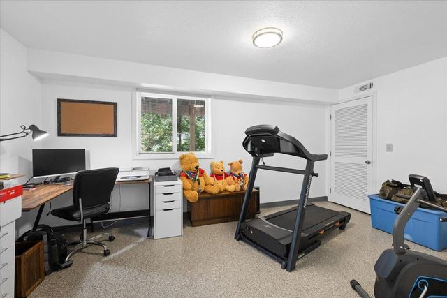 8081 W Evans Creek Road, Rogue River, OR 97537