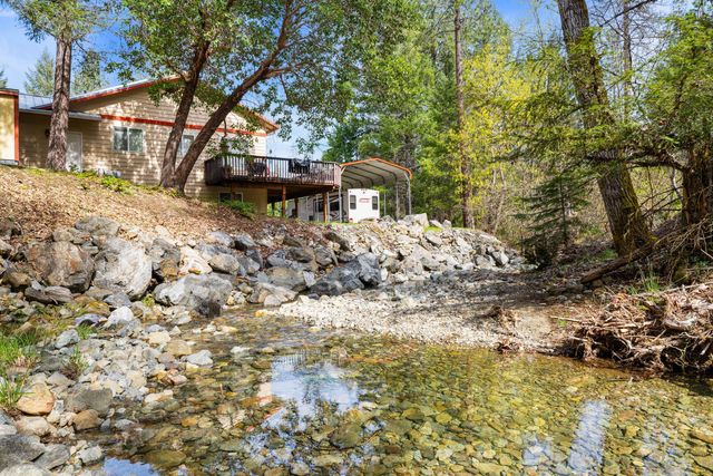 8081 W Evans Creek Road, Rogue River, OR 97537