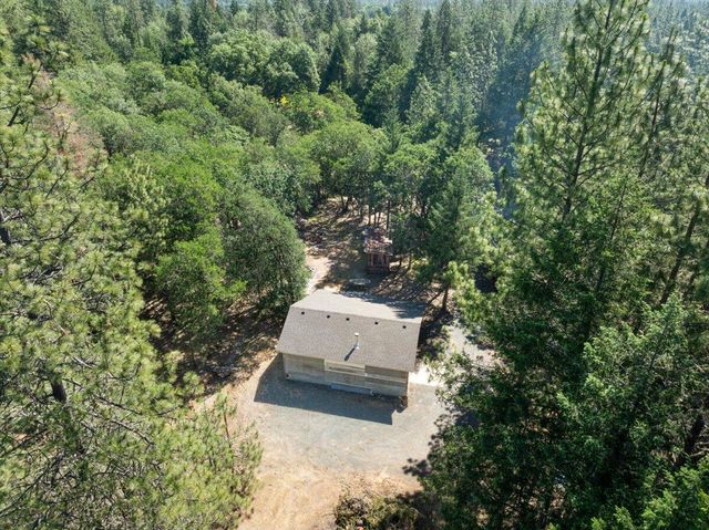 8081 W Evans Creek Road, Rogue River, OR 97537