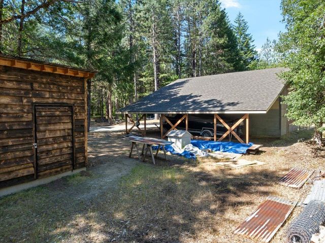 8081 W Evans Creek Road, Rogue River, OR 97537
