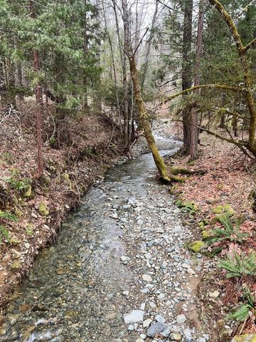 8081 W Evans Creek Road, Rogue River, OR 97537