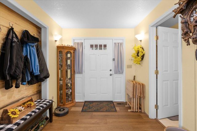 8081 W Evans Creek Road, Rogue River, OR 97537