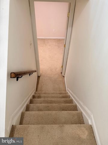 29 REDARE CT, Baltimore, MD 21234