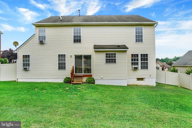 7447 SENECA RIDGE DR, York, PA 17403