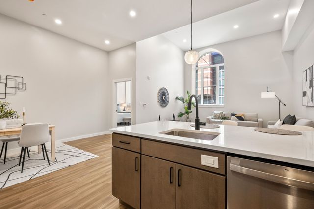 22 Elm St 304, Worcester, MA 01608