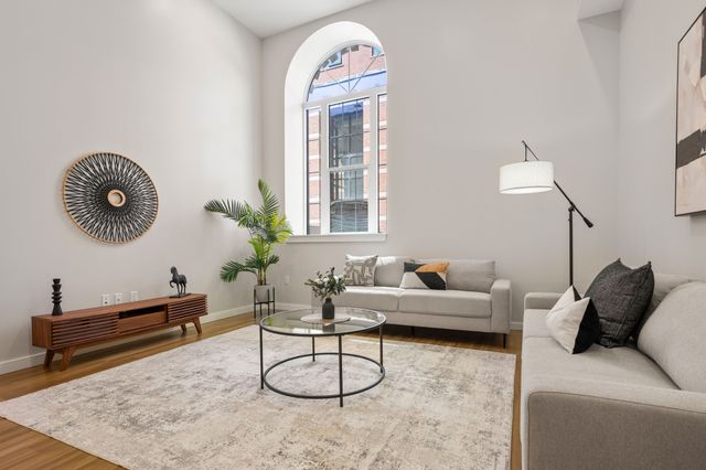 22 Elm St 304, Worcester, MA 01608