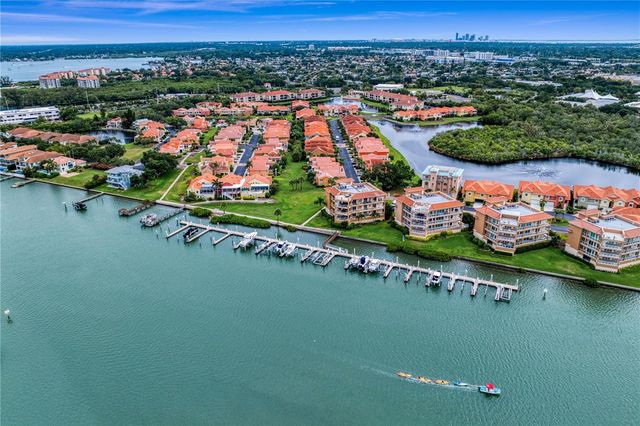 11 FRANKLIN COURT S C, St Petersburg, FL 33711