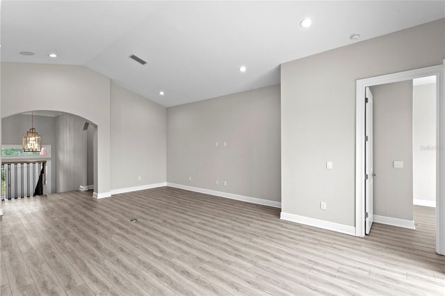 11 FRANKLIN COURT S C, St Petersburg, FL 33711