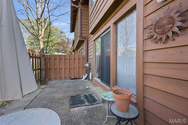 201 Cedar Grove Dr, St Charles, MO 63304
