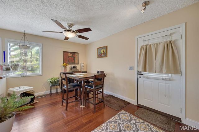 201 Cedar Grove Dr, St Charles, MO 63304