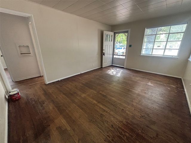 4116 Lisbon Street, Fort Worth, TX 76107