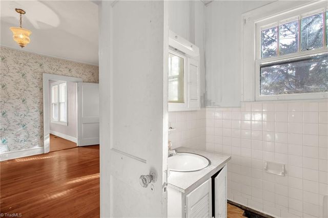 5 Hege Drive, Lexington, NC 27292