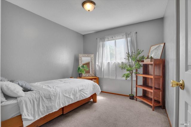 800 Spoonbill Ln, Suisun City, CA 94585