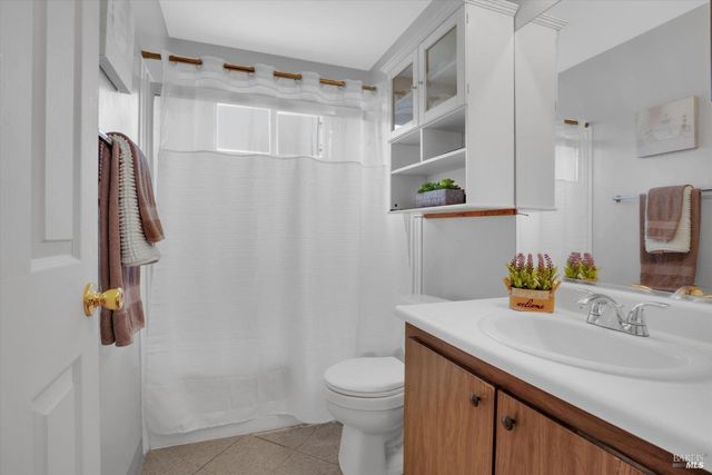 800 Spoonbill Ln, Suisun City, CA 94585