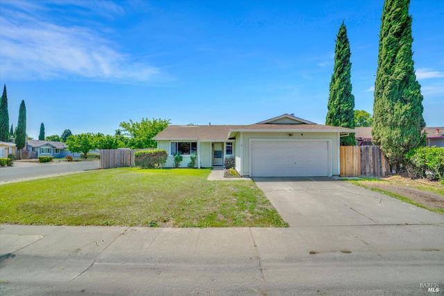 800 Spoonbill Ln, Suisun City, CA 94585