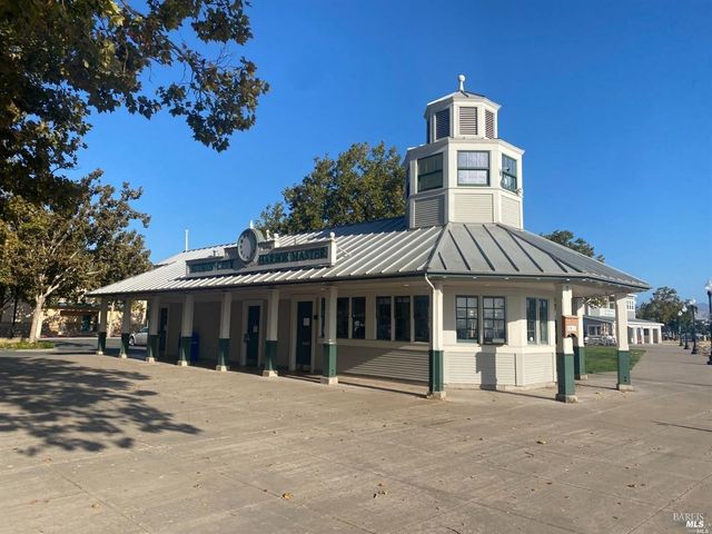 800 Spoonbill Ln, Suisun City, CA 94585