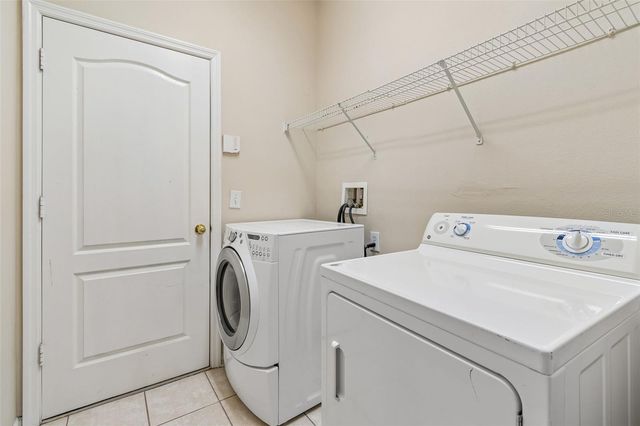 4789 WHISPERING WIND AVENUE, Tampa, FL 33614