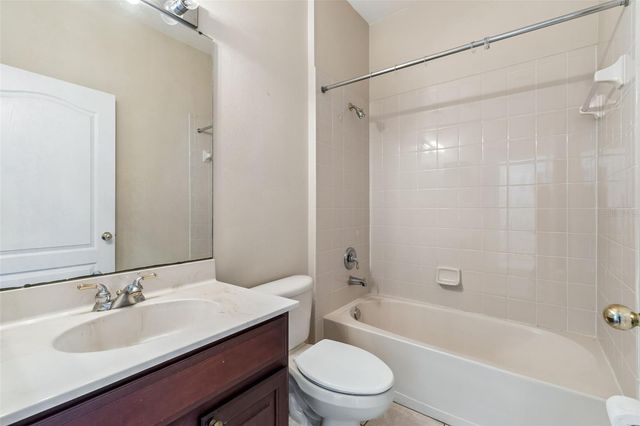 4789 WHISPERING WIND AVENUE, Tampa, FL 33614