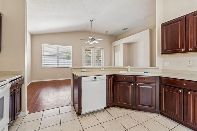 4789 WHISPERING WIND AVENUE, Tampa, FL 33614