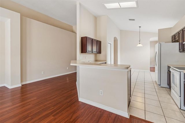 4789 WHISPERING WIND AVENUE, Tampa, FL 33614