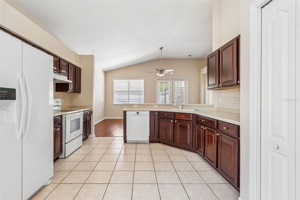 Image 44 of property listing at 4789 WHISPERING WIND AVENUE, Tampa, FL 33614