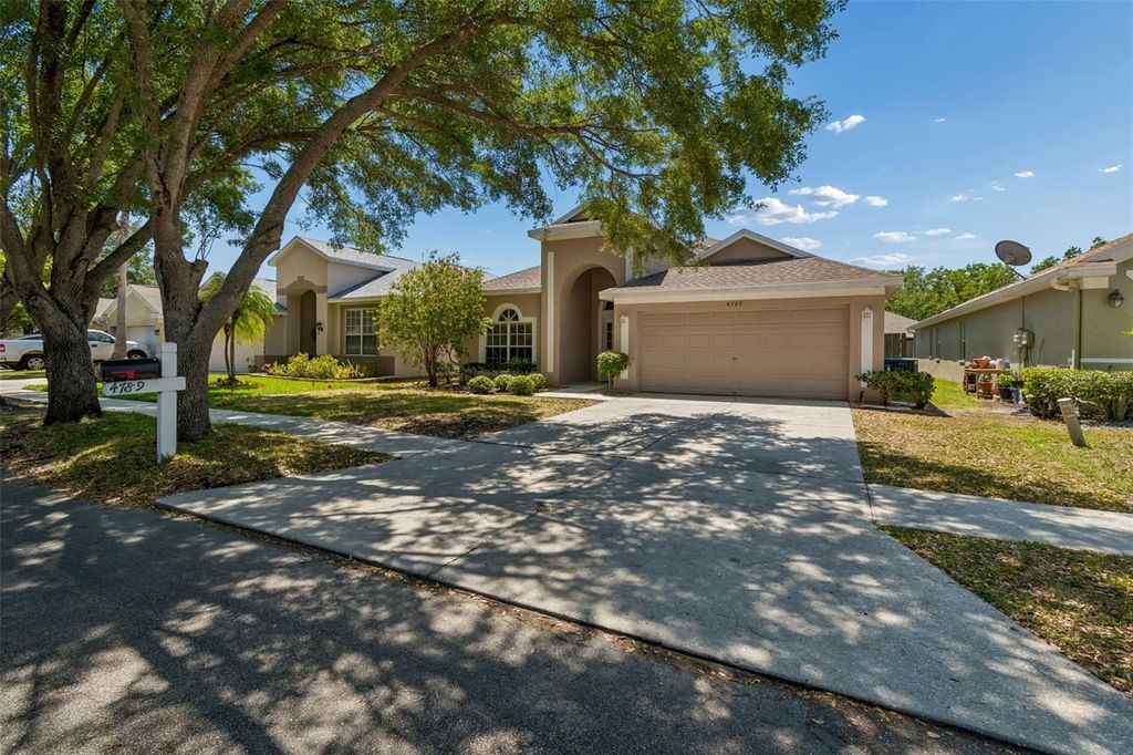 Image 6 of property listing at 4789 WHISPERING WIND AVENUE, Tampa, FL 33614