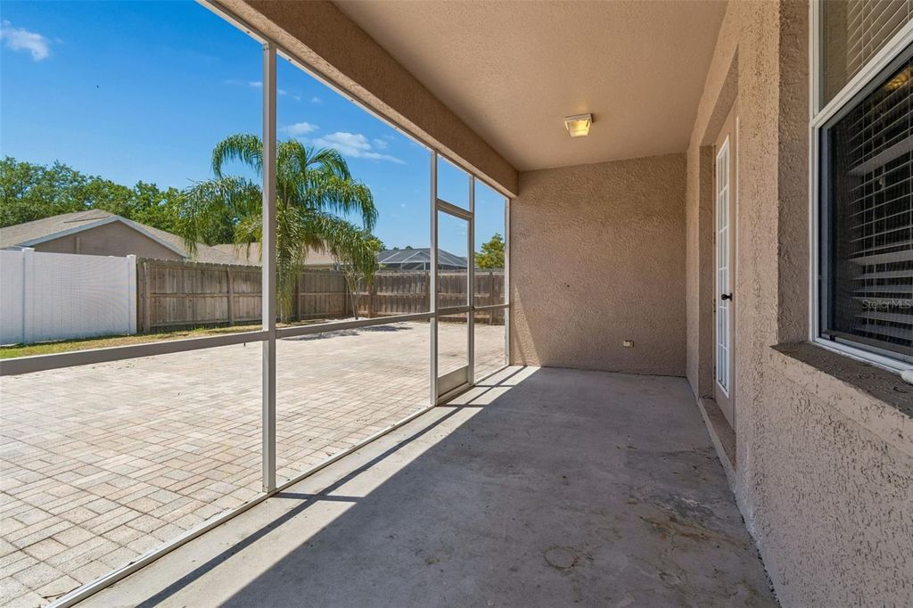 Image 77 of property listing at 4789 WHISPERING WIND AVENUE, Tampa, FL 33614
