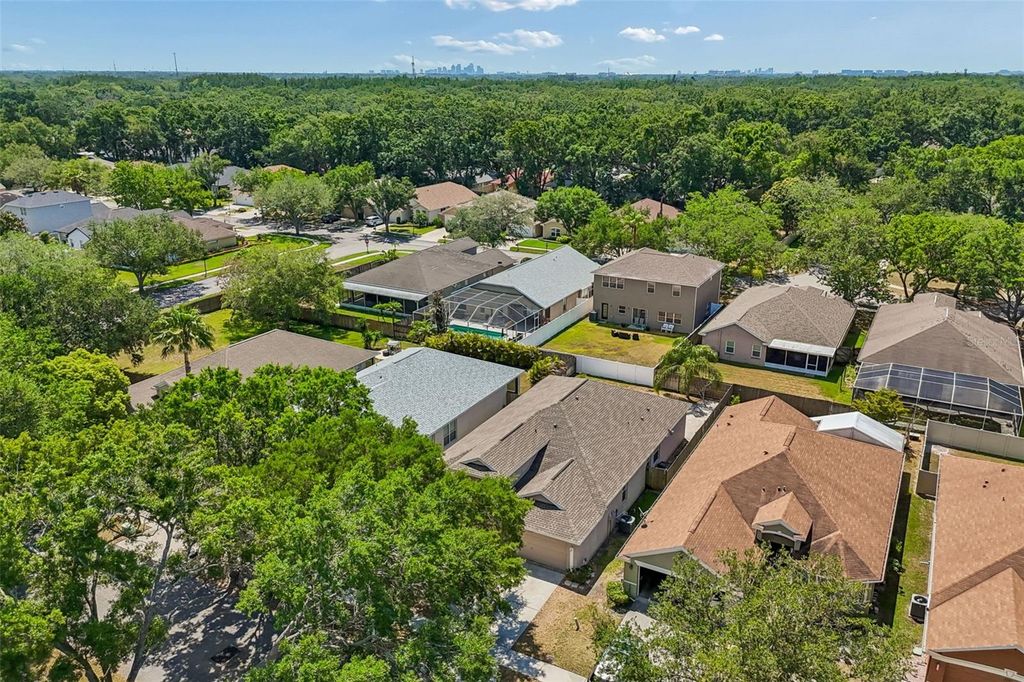 Image 91 of property listing at 4789 WHISPERING WIND AVENUE, Tampa, FL 33614
