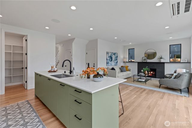 11312 NE 60th Street, Kirkland, WA 98033