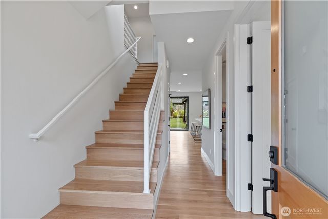 11312 NE 60th Street, Kirkland, WA 98033