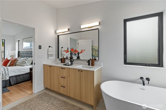 11312 NE 60th Street, Kirkland, WA 98033