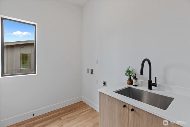 11312 NE 60th Street, Kirkland, WA 98033