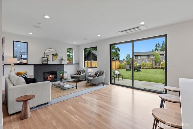 11312 NE 60th Street, Kirkland, WA 98033