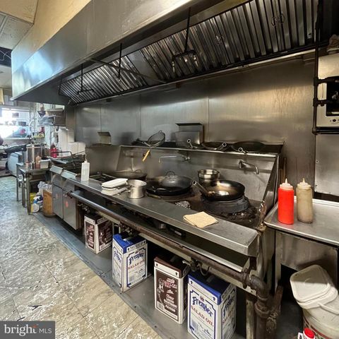 3303 N FRONT ST, Philadelphia, PA 19140
