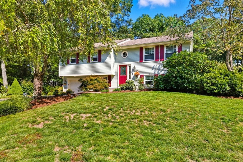 3 Cushing Ln, Mansfield, MA 02048