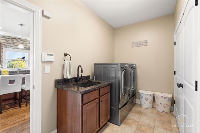 385 Andover Drive, Oswego, IL 60543