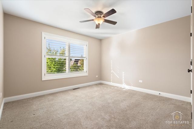 385 Andover Drive, Oswego, IL 60543