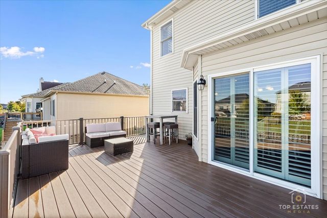 385 Andover Drive, Oswego, IL 60543