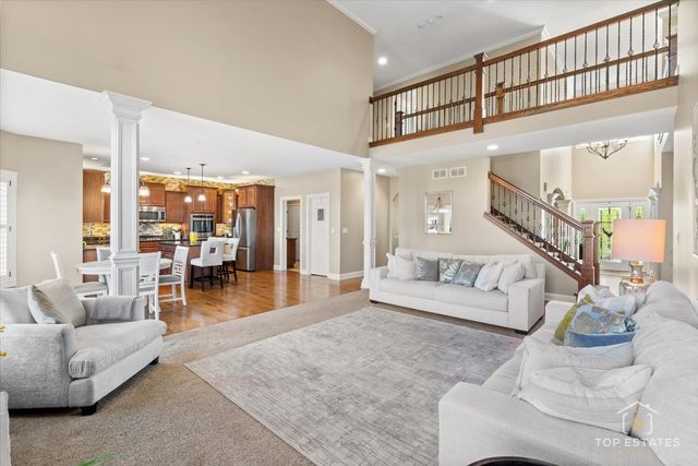 385 Andover Drive, Oswego, IL 60543