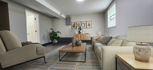 3816 W Montrose Avenue, Chicago, IL 60618