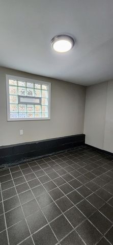 3816 W Montrose Avenue, Chicago, IL 60618