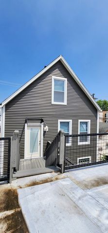 3816 W Montrose Avenue, Chicago, IL 60618