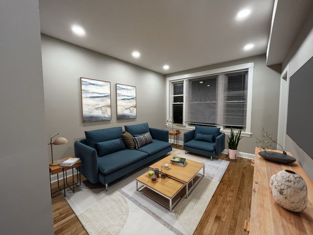 3816 W Montrose Avenue, Chicago, IL 60618