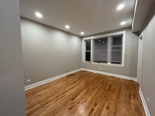 3816 W Montrose Avenue, Chicago, IL 60618