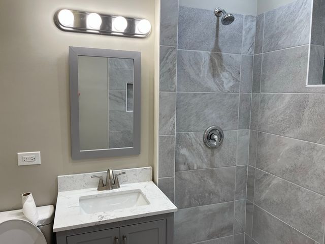 3816 W Montrose Avenue, Chicago, IL 60618