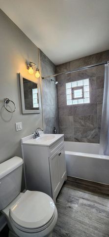 3816 W Montrose Avenue, Chicago, IL 60618