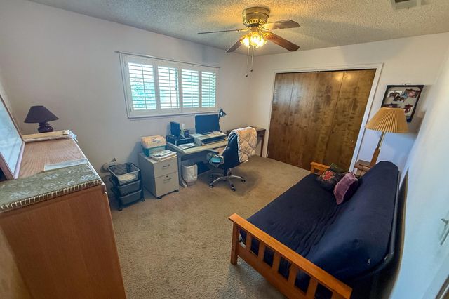 1250 N Mckinley Court, Dinuba, CA 93618