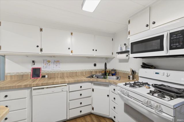 4130 W Stoutes Creek Road, Bloomington, IN 47404