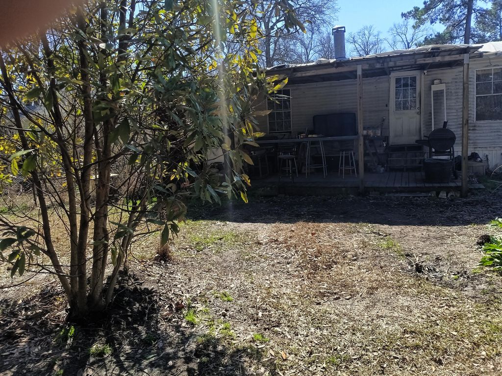 Image 11 of property listing at 125 Knight Avenue, Summerville, SC 29483